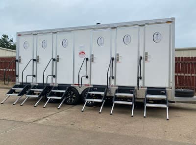 6 Stall Shower Trailer